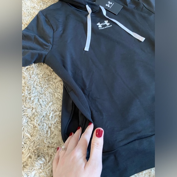 🆕 Under Armour Hoodie - Picture 4 of 8